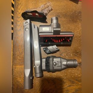 Dyson vacuum replacement parts (5 are Dyson).